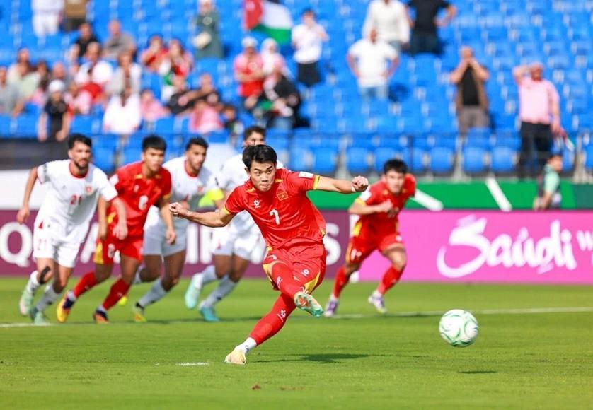 创造历史，越南U23首次在U23亚洲杯小组赛中全胜晋级