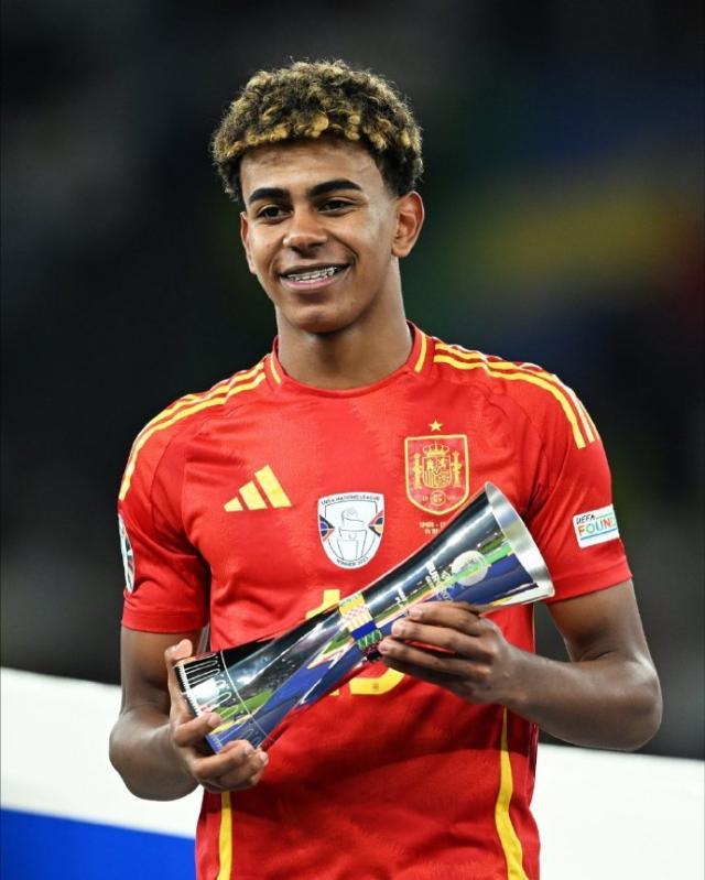 1720996749445009923.jpg 621d3a5ely1hro9vu6m2dj20u011hgqu.jpg