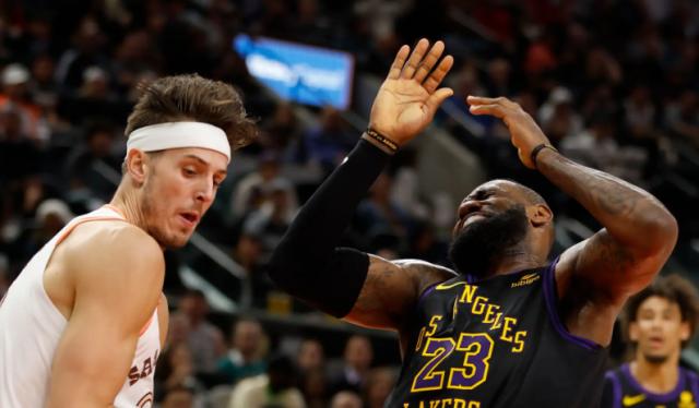 开云-湖人患上浓眉依赖症！没他防守稀烂 哈姆再受质疑