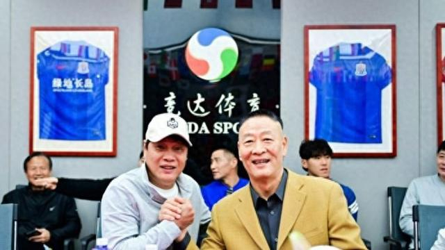 开云-你踢你的苏超、我玩我的街超，上海16区相继吹响社会足球新玩法的冲锋号角|松江|红双喜杯|上海市|足球争霸赛|浙江省城市足球联赛_新浪体育_新浪新闻